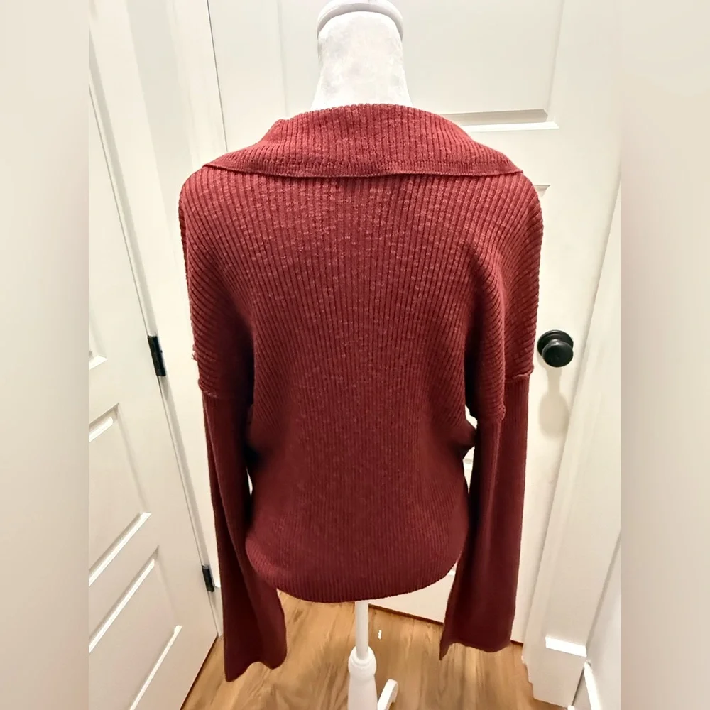 Free People. Ella Button Up Ribbed Sweater. Rust. Size Medium. - Picture 3 of 10